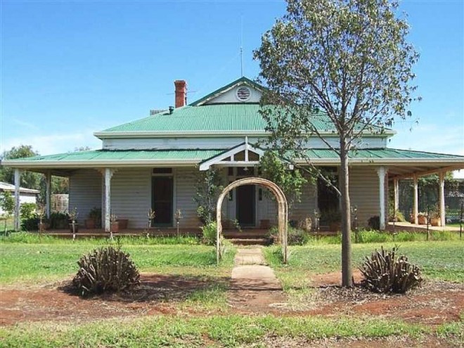 Homestead Surrounded by Wheat Crop. Condobolin